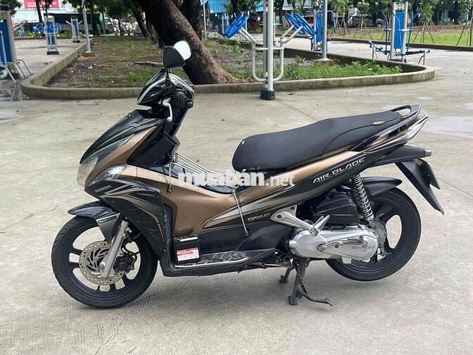 XE HONDA AIRBLADE 2012 – GIÁ 8,5TR. MÁY ÊM CHẤT
