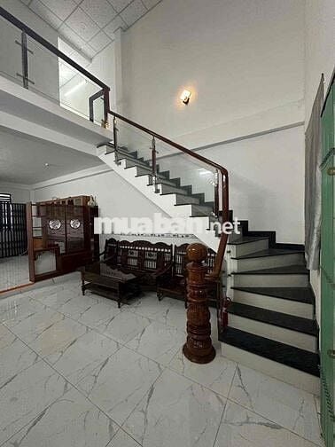 NHÀ GẦN CHỢ CẦU ĐỒNG. LỬNG ĐÚC 2PN 2WC. ( NHÀ MỚI )