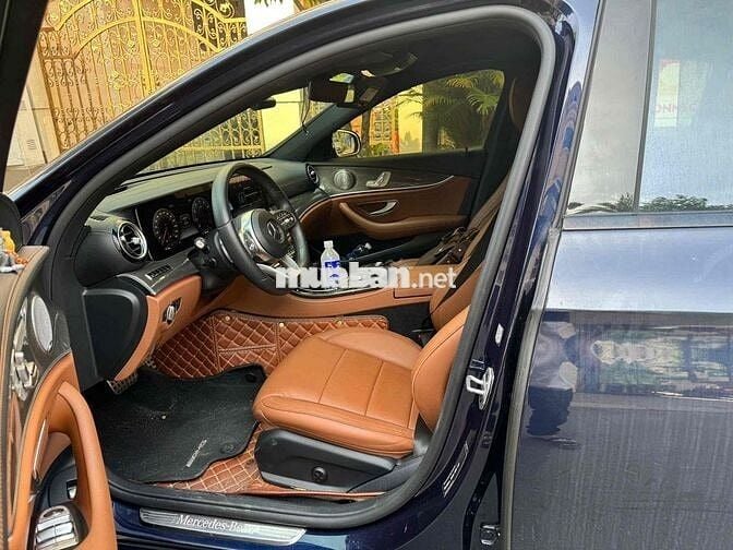 Mercedes E300 AMG 2020 Siu Lướt 22.000 km
