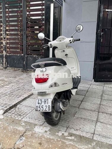 Vespa Lx150 Fi 2012 trắng ngọc trinh