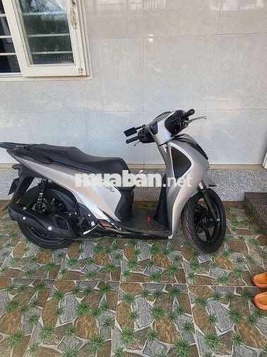 Ae nào kết liên hệ em