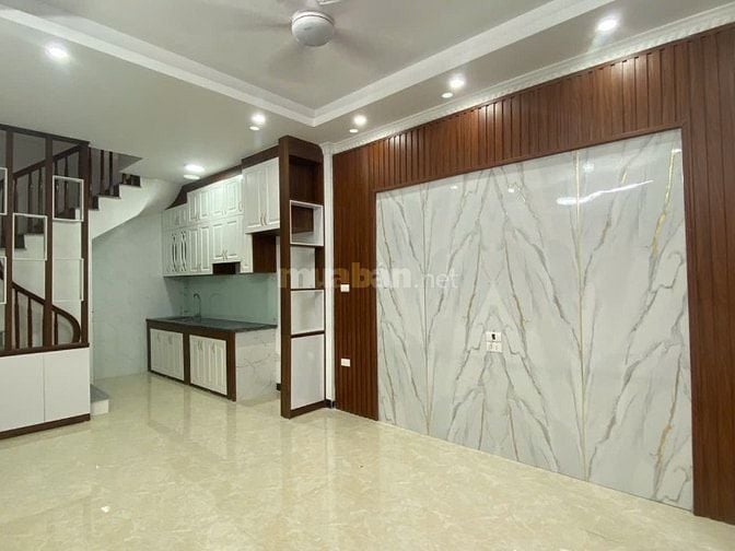  BÁN NHÀ tổ 13 Thạch Bàn phường Long Biên, 30m2x 4,5 tầng hiện đại