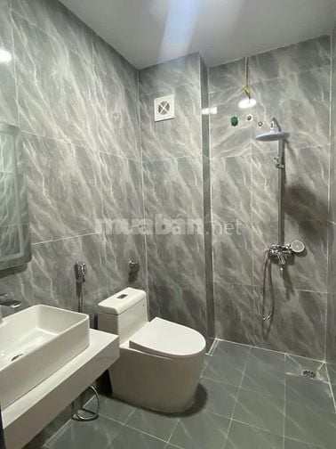  BÁN NHÀ tổ 13 Thạch Bàn phường Long Biên, 30m2x 4,5 tầng hiện đại