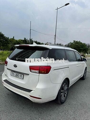 Kia Sedona 2018 máy  dầu 2.2 bản tiêu chuẩn