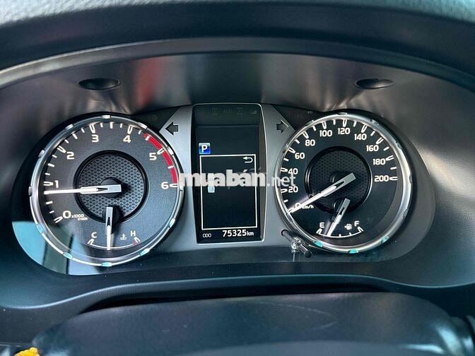 Toyota Hilux 2021 2.4E 4x2 AT - 75000 km