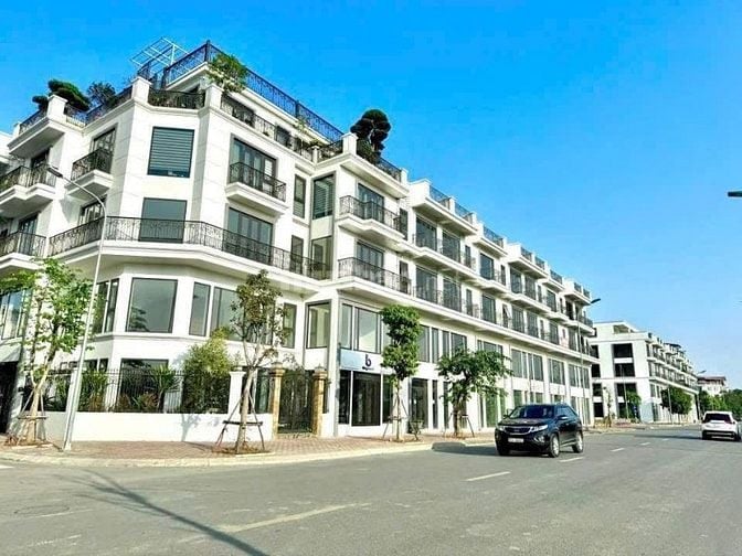 Liền kêt Metro Politans Gia Lâm 5 tầng vỉa hè dt 85m2 mt 6m 1x tỷ Liền kêt Metro Politans Gia Lâm 5 tầng vỉa hè dt 85m2 mt 6m 1x tỷ