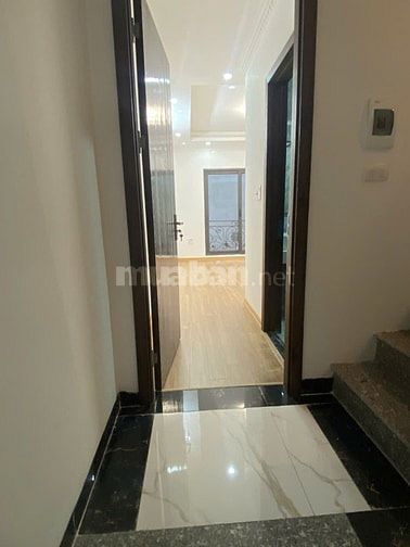  BÁN NHÀ tổ 13 Thạch Bàn phường Long Biên, 30m2x 4,5 tầng hiện đại