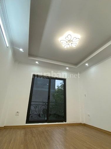  BÁN NHÀ tổ 13 Thạch Bàn phường Long Biên, 30m2x 4,5 tầng hiện đại