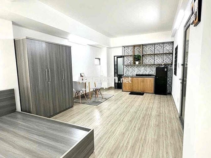 KHAI TRƯƠNG CH BALCON NHIỀU ÁNH SÁNG NGAY ĐH VĂN LANG