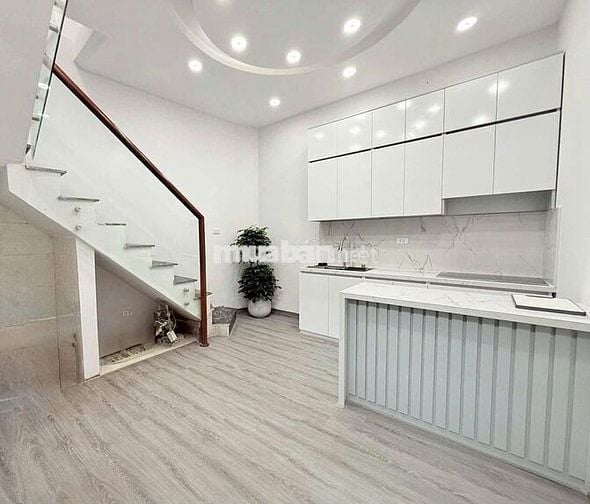 Bán Gấp Nhà Minh Khai 20M x 5T Giá 5,7 Tỷ. 30m ra phố, full nội thất.