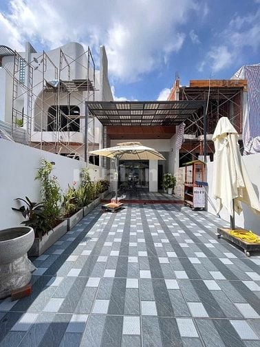 BÁN NHÀ CẤP 4 HIỆN ĐẠI MẶT TIỀN KINH DOANH GIÁ 2,7 TỶ