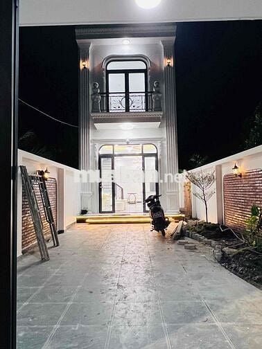 sieu phẩm nhà Tân Cổ Điển TRUNG AN, Sân oto, sân vườn đủ công năng