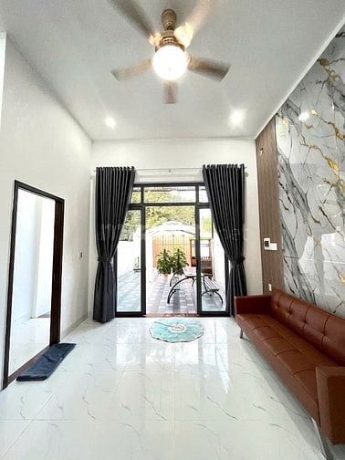 BÁN NHÀ CẤP 4 HIỆN ĐẠI MẶT TIỀN KINH DOANH GIÁ 2,7 TỶ