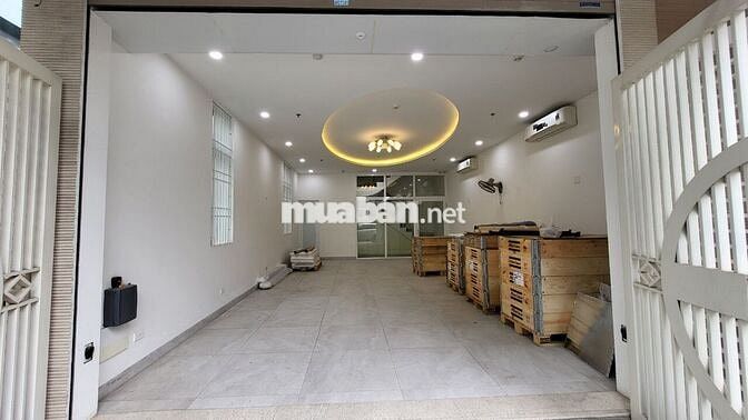 Nhà 445 LẠC LONG QUÂN - TÂY HỒ, 60m2 x 5T, MT:6m. Đủ ĐH,NL, có Gara.