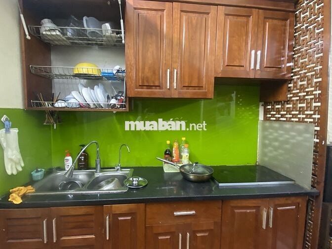 Căn hộ 70m2 2 phòng ngủ full nội thất nhà đã sửa đẹp Hoàn Kiếm