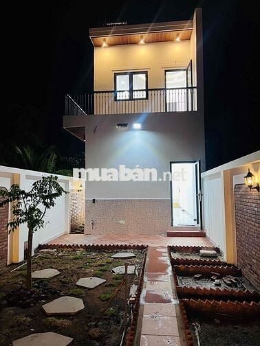 sieu phẩm nhà Tân Cổ Điển TRUNG AN, Sân oto, sân vườn đủ công năng
