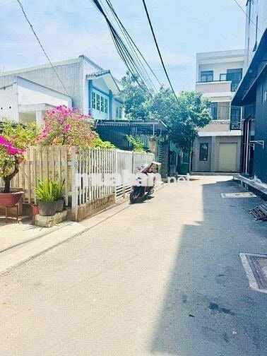 Nhà Đẹp Ngay Ngã 4 Bình Phước Quốc Lộ 13 Xe hơi ngủ trong nhà 69m2