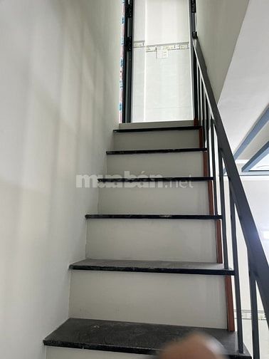 Cho thuê nhà mới xây mặt tiền đường Sinco, Quận Bình Tân, ngay chợ