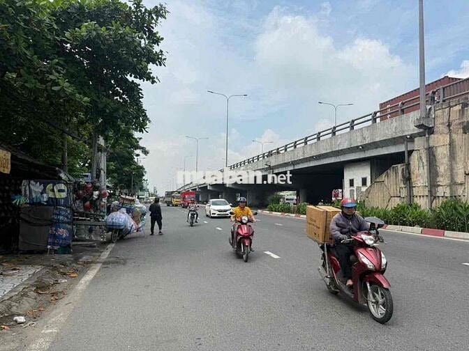 cho thuê nhà MT kinh doanh ngã tư an sương - Giá: 8tr/th