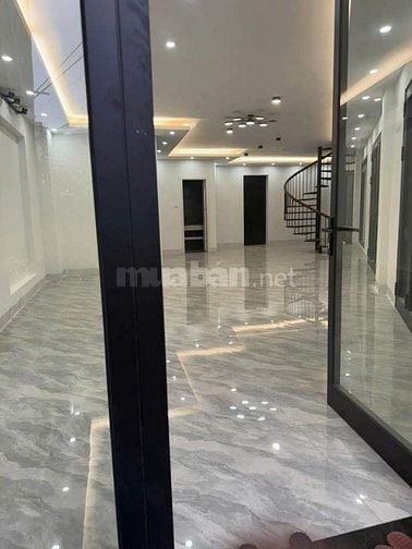 Cho thuê hoặc bán CH 4 phòng ngủ, chung cư Hoàng Đạo Thuý, tầng trung