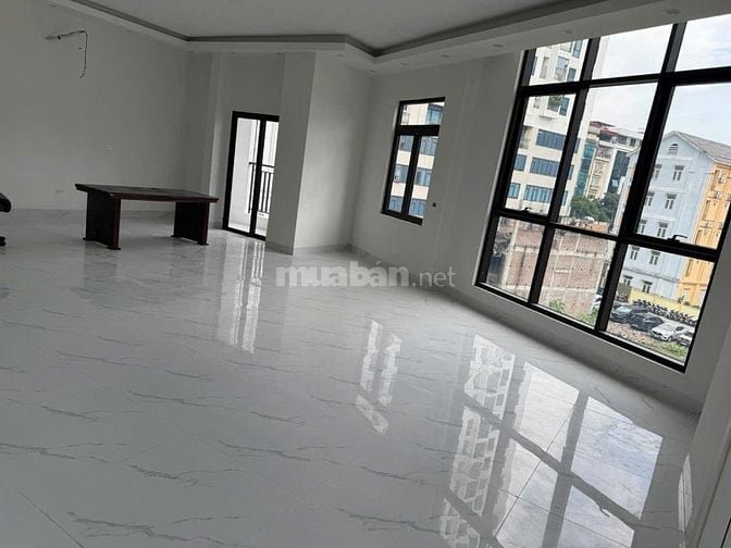 Cho thuê hoặc bán CH 4 phòng ngủ, chung cư Hoàng Đạo Thuý, tầng trung