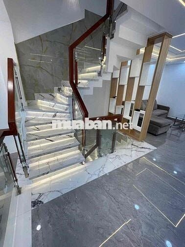 nhà cần bán dt 4M x 10M đúc 1 lửng 3 lầu p12 gò vấp