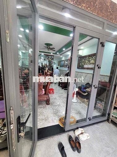 Nhà 1trệt 1 lầu , 5 Phòng ngủ , Giá Tốt