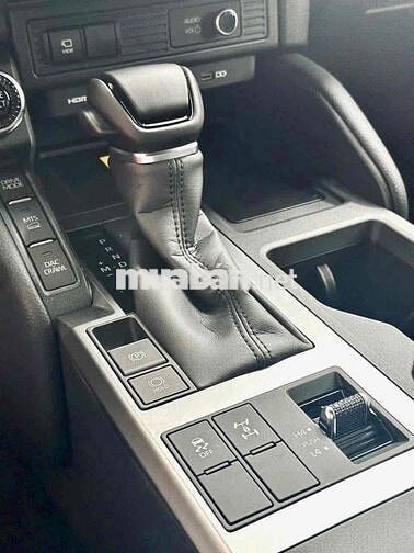 Toyota Land Cruiser Prado 2025 Cửa sổ trời đơn