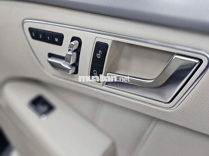 Mercedes Benz E Class 2015 E200 - 107000 km