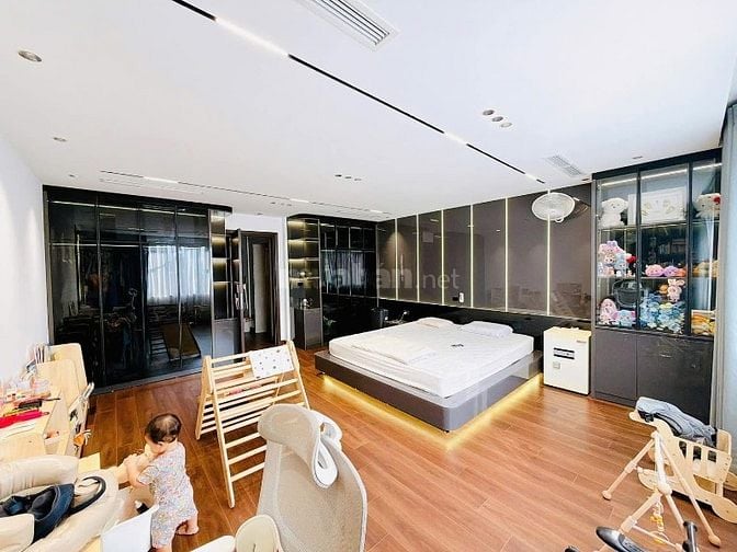 Sao Hạng A 8 tầng Lạc Trung, nội thất bạc tỷ, hiếm có, sổ vuông đét