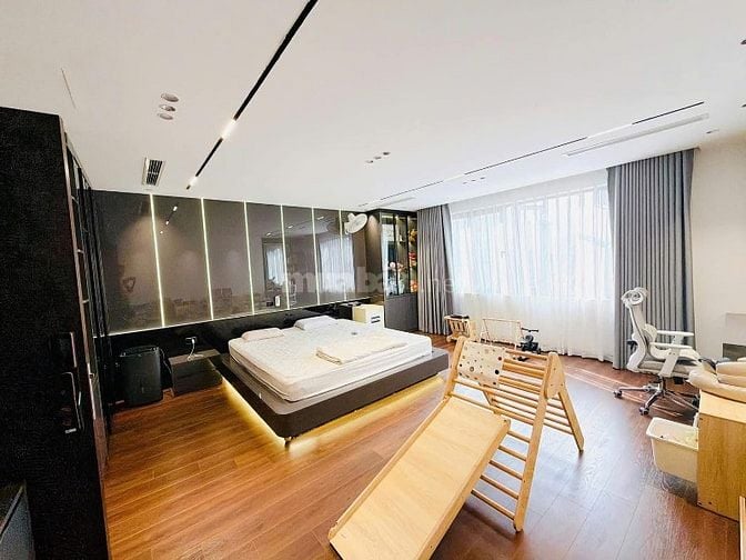 Sao Hạng A 8 tầng Lạc Trung, nội thất bạc tỷ, hiếm có, sổ vuông đét