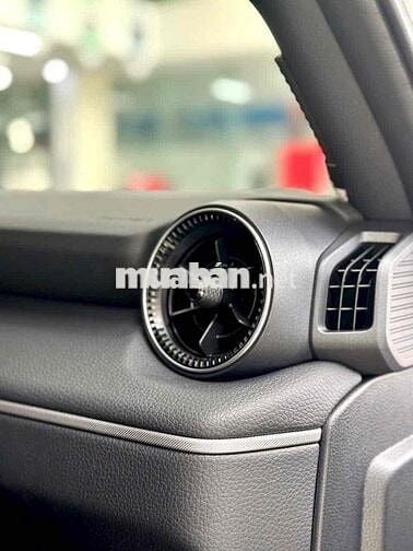 Toyota Land Cruiser Prado 2025 Cửa sổ trời đơn