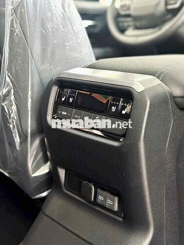 Toyota Land Cruiser Prado 2025 Cửa sổ trời đơn