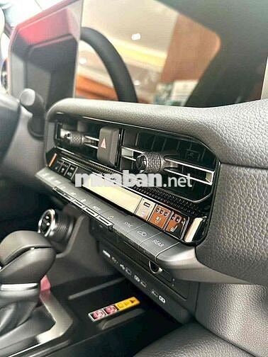 Toyota Land Cruiser Prado 2025 Cửa sổ trời đơn