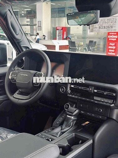 Toyota Land Cruiser Prado 2025 Cửa sổ trời đơn