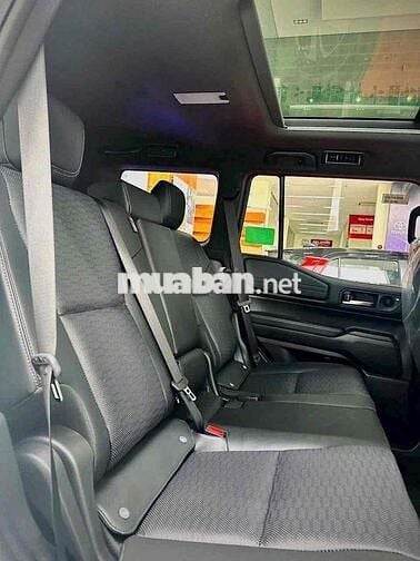 Toyota Land Cruiser Prado 2025 Cửa sổ trời đơn