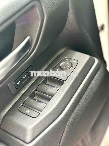 Toyota Land Cruiser Prado 2025 Cửa sổ trời đơn