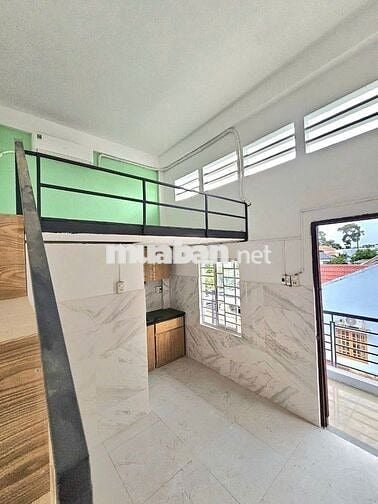 Cho thuê phòng ban công, có gác, diện tích 25m2- đh Sư Phạm Kỹ Thuật