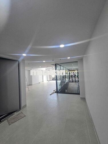 MẶT BẰNG KINH DOANH SẦM UẤT 200m2 tự do kinh doanh cà phê, văn phòng.