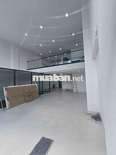 MẶT BẰNG KINH DOANH SẦM UẤT 200m2 tự do kinh doanh cà phê, văn phòng.