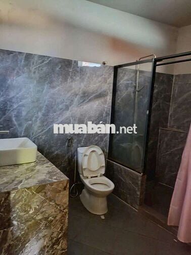 Cho thuê nhà sân vườn đường Trần Xuân Độ gần chợ Bến Đình
