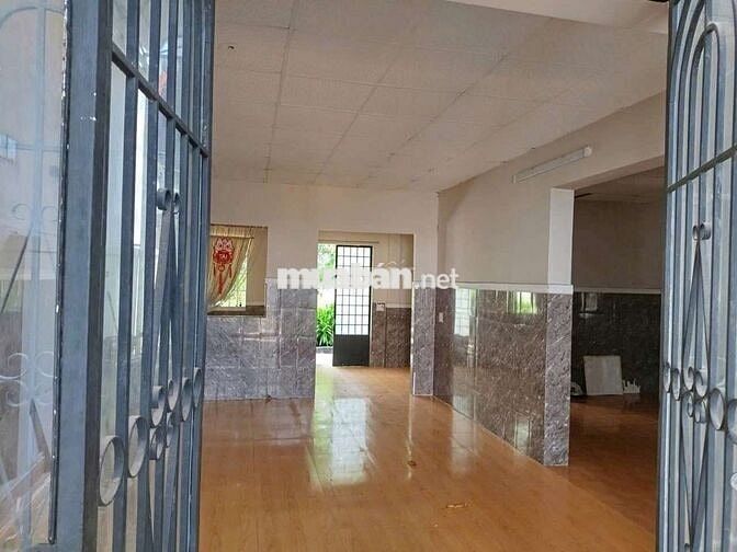 Cho thuê nhà sân vườn đường Trần Xuân Độ gần chợ Bến Đình