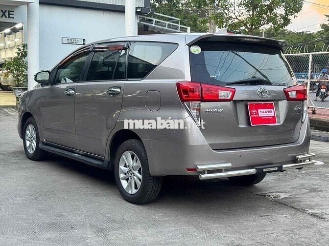 Innova 2018 2.0G xe còn keng có thương thảo giá