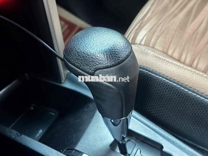 Innova 2018 2.0G xe còn keng có thương thảo giá