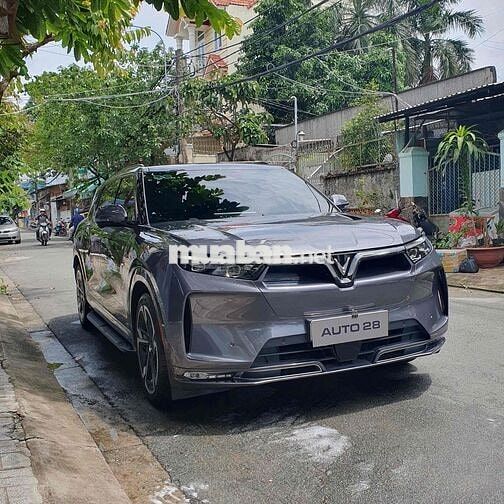 VF9 Plus 24 đký 25 - Lướt 4.000km - XHĐ cao