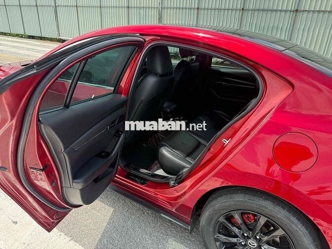 Mazda 3 2020 Sedan 1.5L Luxury - 67000 km
