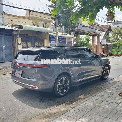 VF9 Plus 24 đký 25 - Lướt 4.000km - XHĐ cao