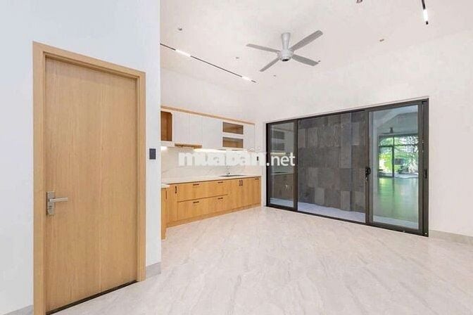 Cho thuê nhà đẹp mặt tiền Nguyễn Văn Cừ gần trường Ng An Ninh P. TY