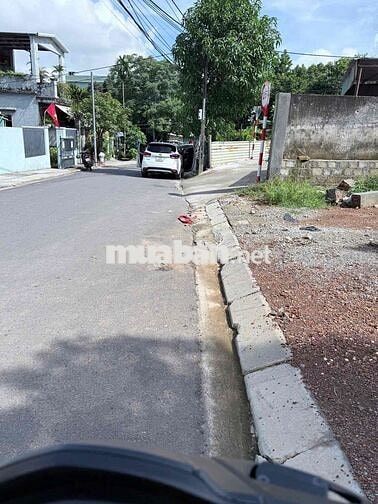 bán lô đất Mt 5m5 gần tôn đản giá 2ty990 bằng đất kiệt