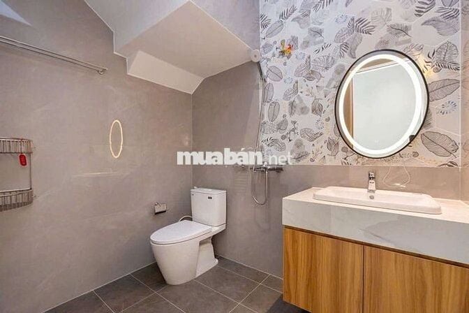 Cho thuê nhà đẹp mặt tiền Nguyễn Văn Cừ gần trường Ng An Ninh P. TY